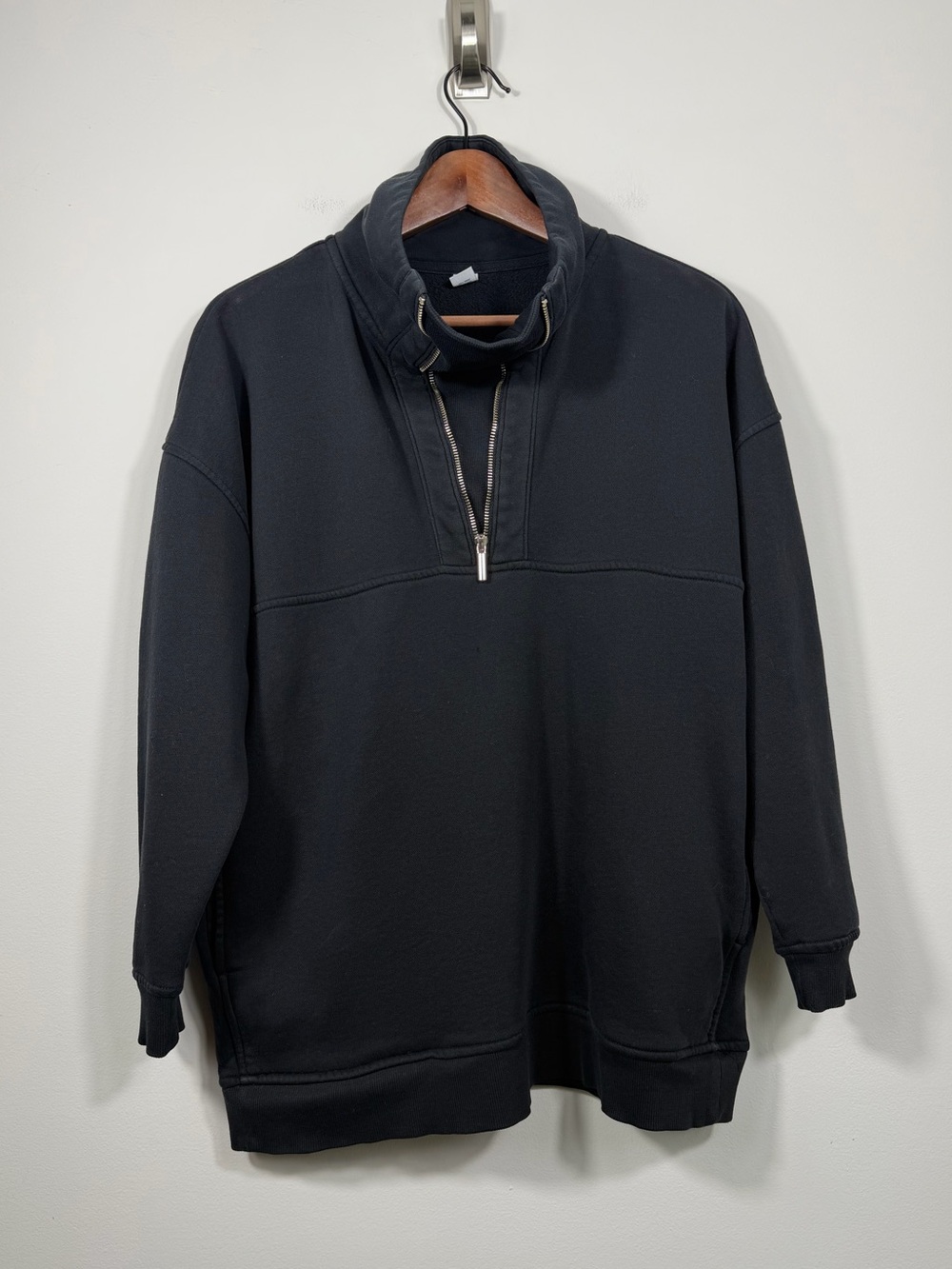 Old Navy Women’s Black Oversized Funnel Neck Quarter Zip Sweatshirt Medium